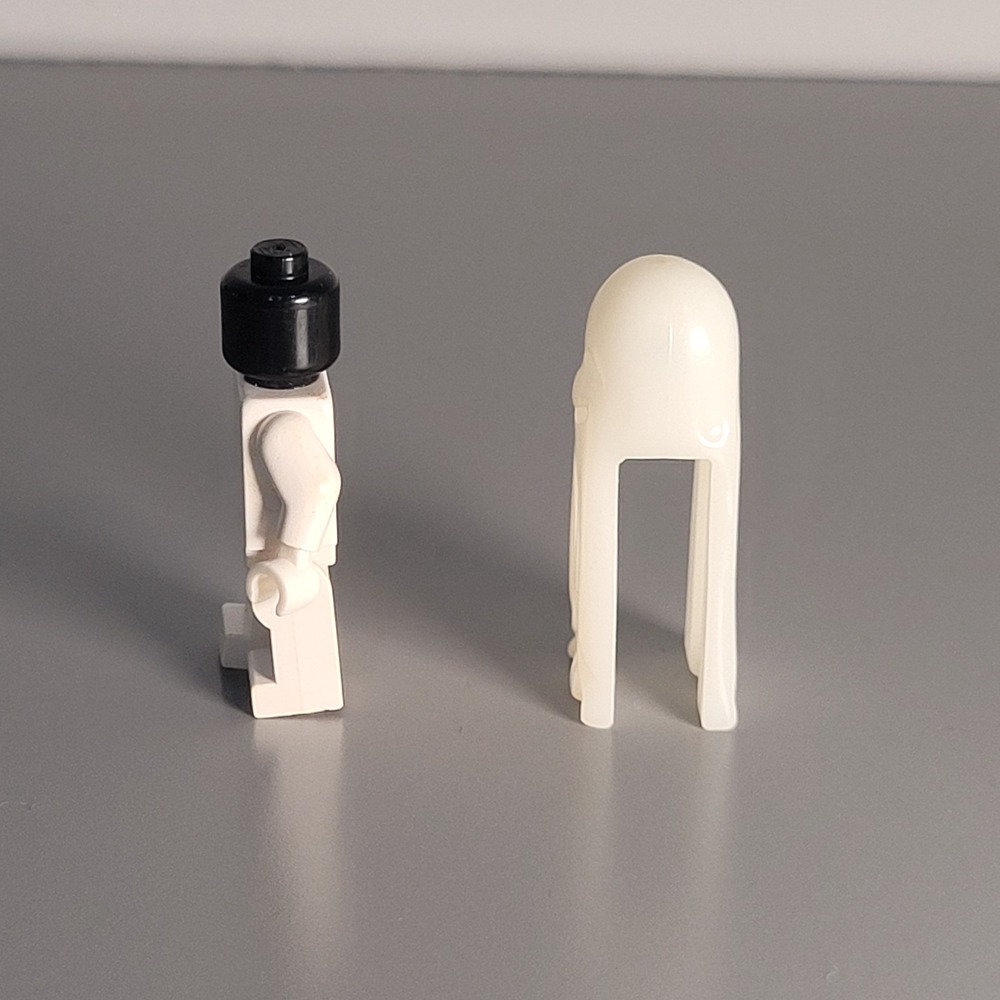 Vintage LEGO Glow in the Dark Ghost Minifigure with Smile Halloween 6617 - Picture 9 of 9